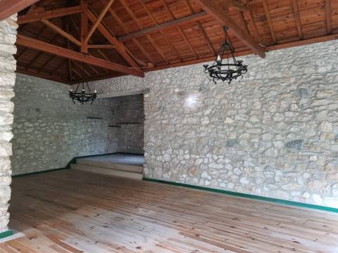 Vende-se Quinta – propriedade única à beira-rio - em Redinha, Pombal