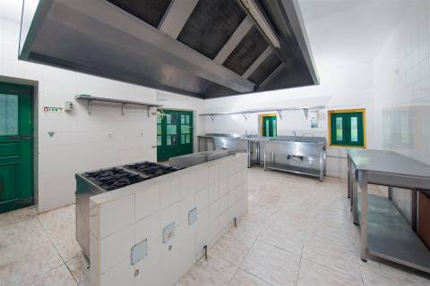 Vende-se Quinta – propriedade única à beira-rio - em Redinha, Pombal