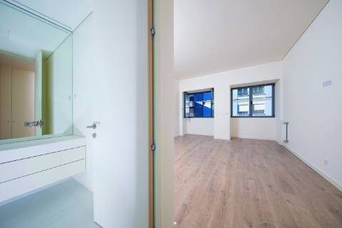 Apartamento T2 de Arquitetura Contemporânea no Coração de Leiria