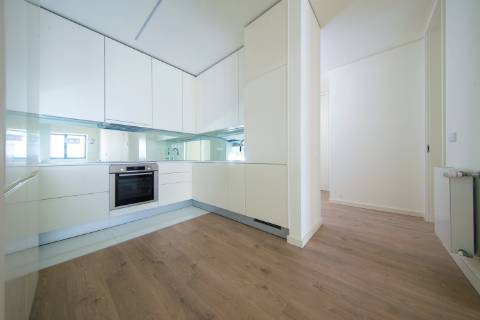 Apartamento T2 de Arquitetura Contemporânea no Coração de Leiria