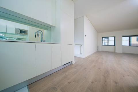 Apartamento T2 de Arquitetura Contemporânea no Coração de Leiria