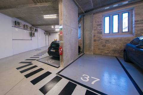 Apartamento T2 de Arquitetura Contemporânea no Coração de Leiria