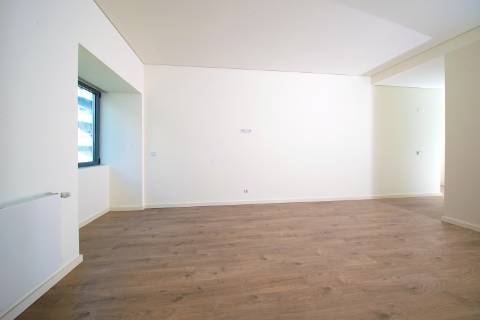 Apartamento T2 de Arquitetura Contemporânea no Coração de Leiria