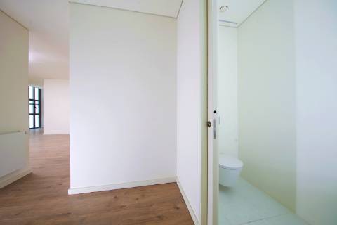 Apartamento T2 de Arquitetura Contemporânea no Coração de Leiria