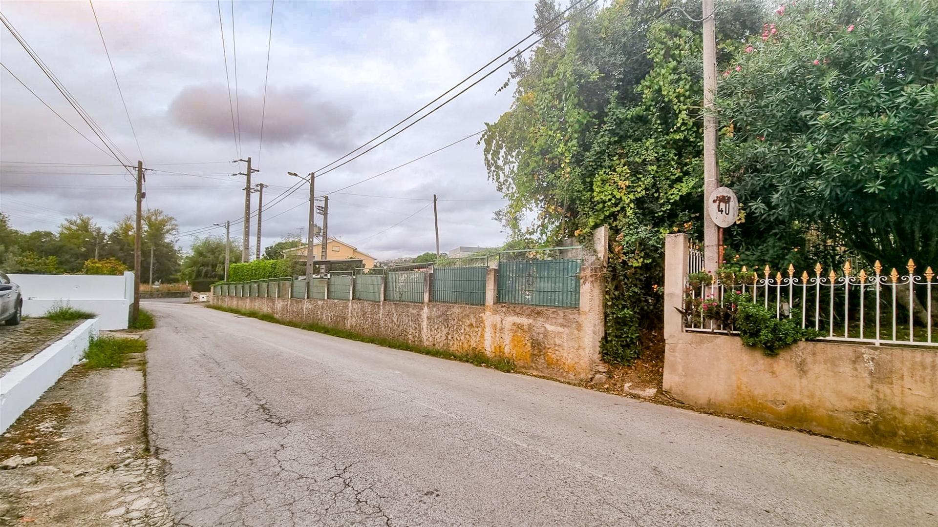 Terreno com Viabilidade de Construção – 630 m² | Lousa, Cortes – Leiria