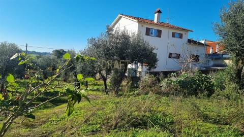 Terreno com Viabilidade de Construção – 456 m² | Próximo de Leiria