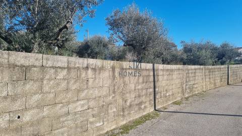 Terreno com Viabilidade de Construção – 456 m² | Próximo de Leiria