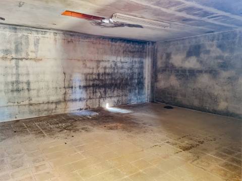 Armazém destinado a Indústria e Armazém – Macieirinha, Leiria