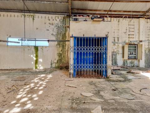 Armazém destinado a Indústria e Armazém – Macieirinha, Leiria