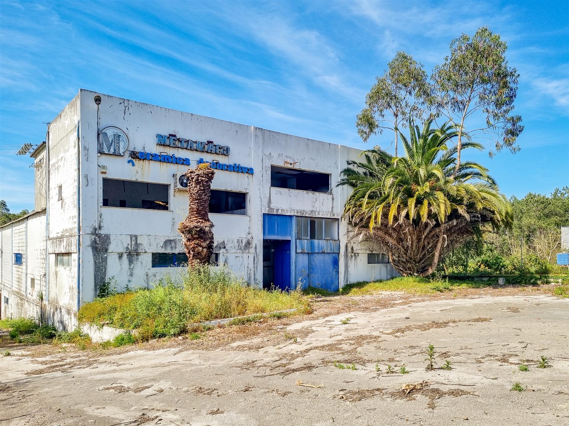 Armazém destinado a Indústria e Armazém – Macieirinha, Leiria