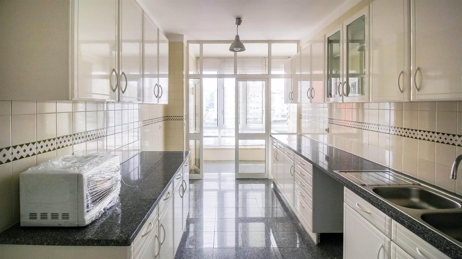 Arrenda-se Apartamento T3 em excelente localização – Rua Virgílio Correia, Coimbra