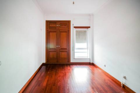 Arrenda-se Apartamento T3 em excelente localização – Rua Virgílio Correia, Coimbra