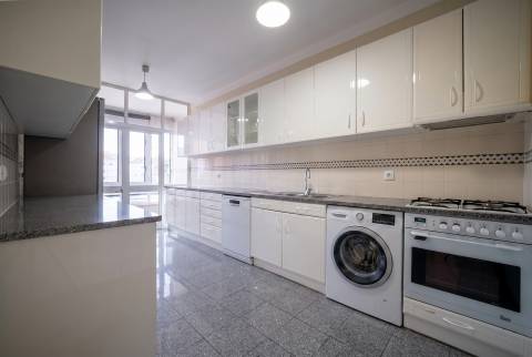 Arrenda-se Apartamento T3 em Celas – Coimbra