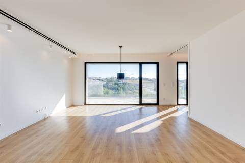 Apartamento T3 para Arrendamento – Capuchos, Leiria (Zona Central)