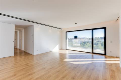 Apartamento T3 para Arrendamento – Capuchos, Leiria (Zona Central)