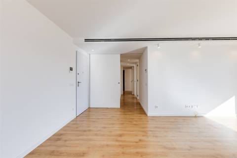 Apartamento T3 para Arrendamento – Capuchos, Leiria (Zona Central)