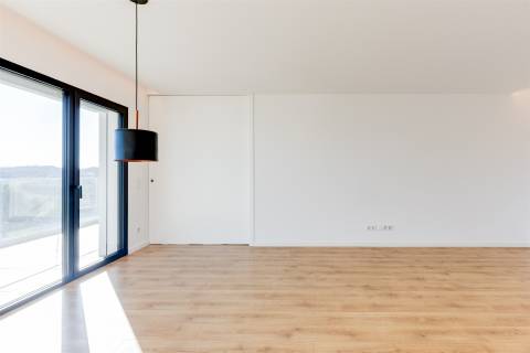 Apartamento T3 para Arrendamento – Capuchos, Leiria (Zona Central)