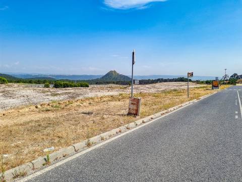 Lote de Terreno para Construção – Nazaré | 975 m²