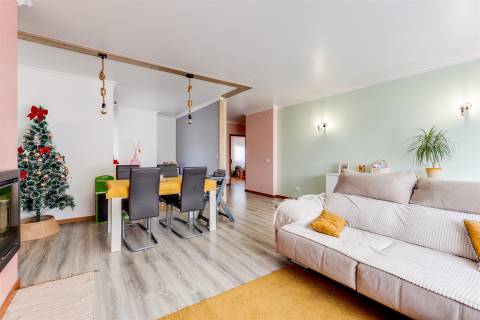 Apartamento T3 localizado em Ilha, Pombal