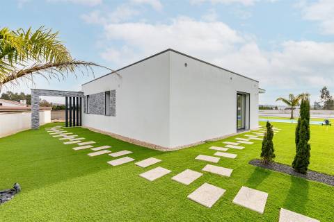 Moradia T4 Exclusiva Premium | Monte Real