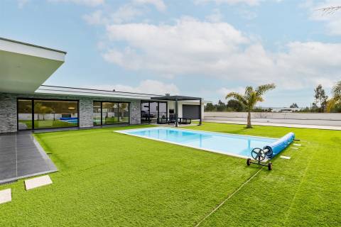 Moradia T4 Exclusiva Premium | Monte Real