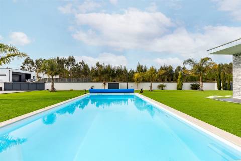 Moradia T4 Exclusiva Premium | Monte Real