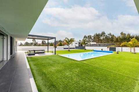 Moradia T4 Exclusiva Premium | Monte Real