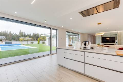 Moradia T4 Exclusiva Premium | Monte Real