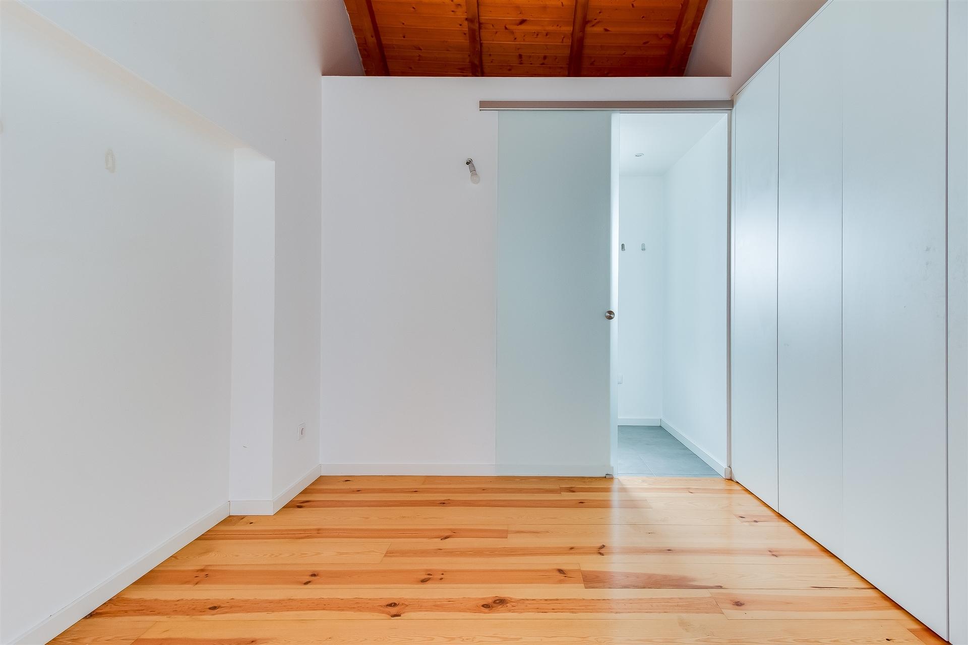 Arrenda-se apartamento T2 no Centro Histórico de Leiria