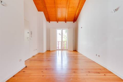 Arrenda-se apartamento T2 no Centro Histórico de Leiria