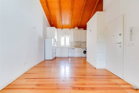 Arrenda-se apartamento T2 no Centro Histórico de Leiria