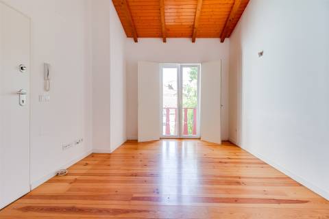 Arrenda-se apartamento T2 no Centro Histórico de Leiria