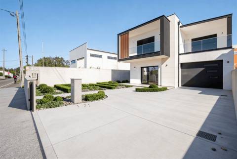 Moradia T4 NOVA em Maceira, Leiria