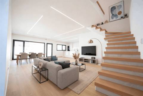 Moradia T4 NOVA em Maceira, Leiria