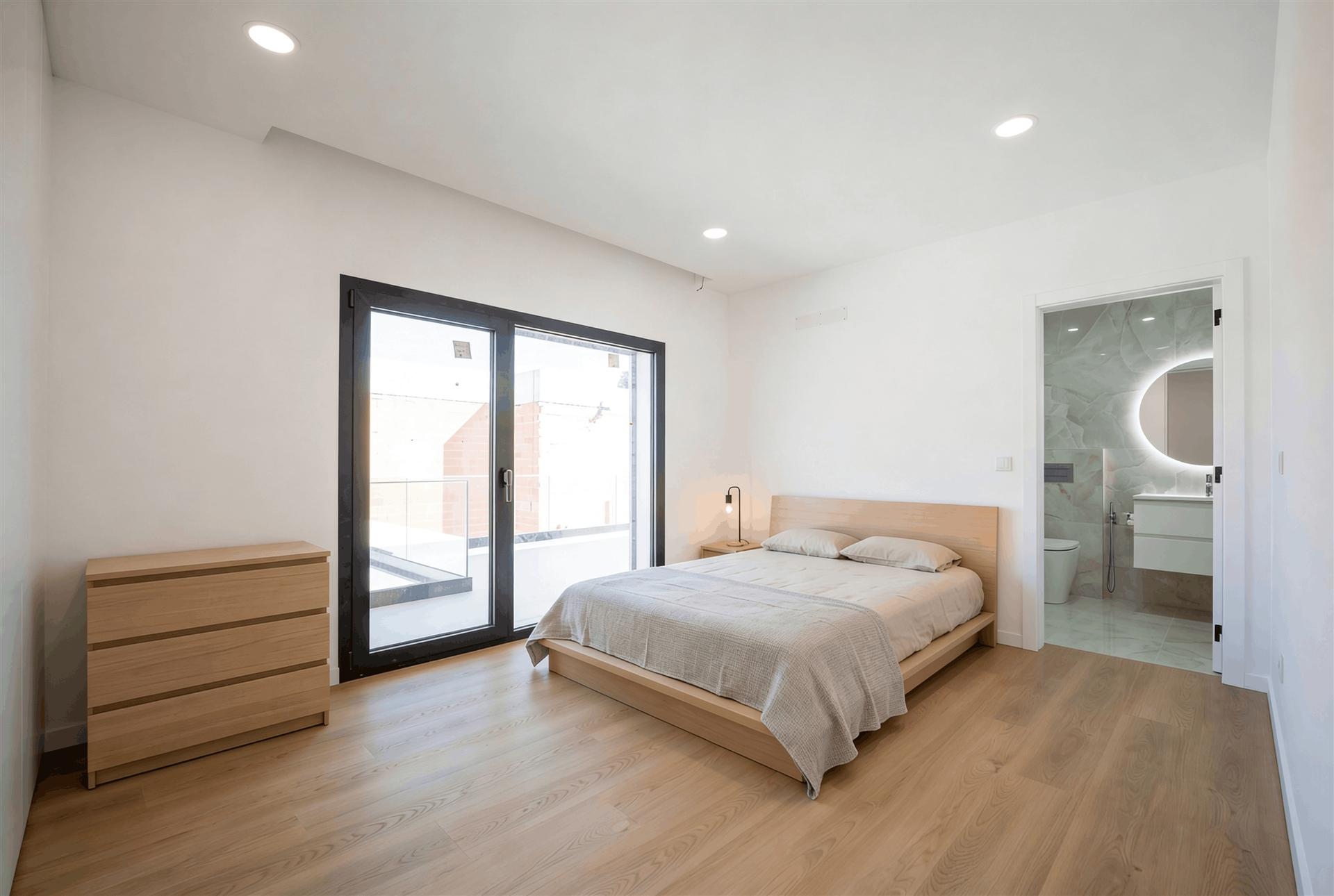 Moradia T4 NOVA em Maceira, Leiria