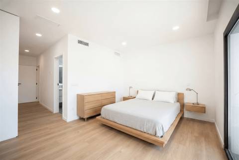 Moradia T4 NOVA em Maceira, Leiria