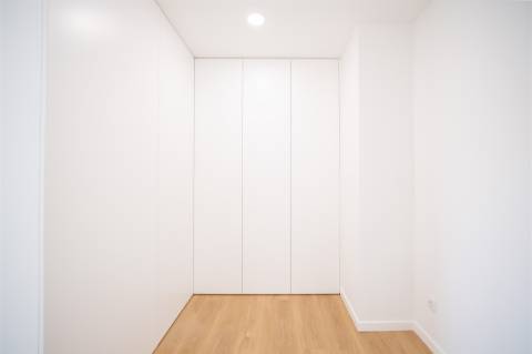 Moradia T4 NOVA em Maceira, Leiria