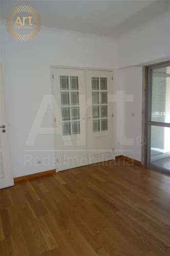 Apartamento T5 Arrendamento em Areeiro,Lisboa