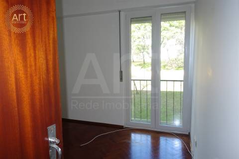 Apartamento T4 Arrendamento em Alfragide,Amadora