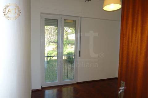 Apartamento T4 Arrendamento em Alfragide,Amadora