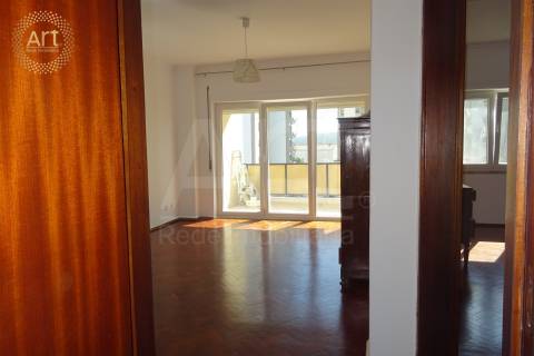 Apartamento T4 Arrendamento em Alfragide,Amadora