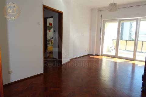 Apartamento T4 Arrendamento em Alfragide,Amadora