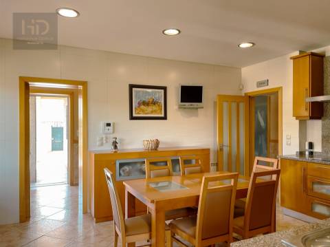 Moradia de luxo T3+2 em Paços de Brandão/Santa Maria da Feira