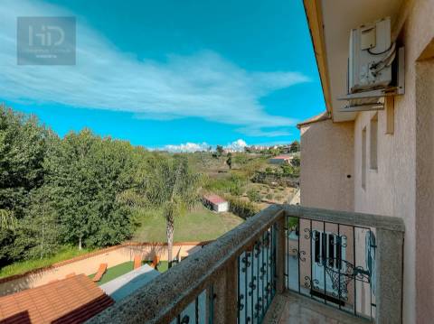 Moradia de luxo T3+2 em Paços de Brandão/Santa Maria da Feira
