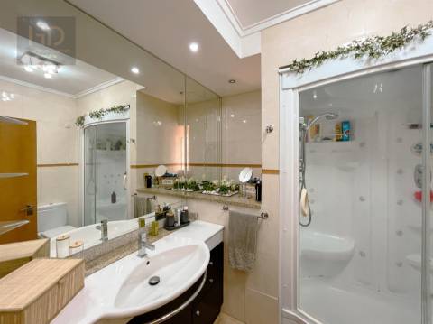 Moradia de luxo T3+2 em Paços de Brandão/Santa Maria da Feira