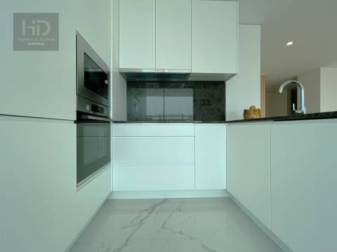 T2 novo com varandas  na 1ª linha da praia em Canidelo