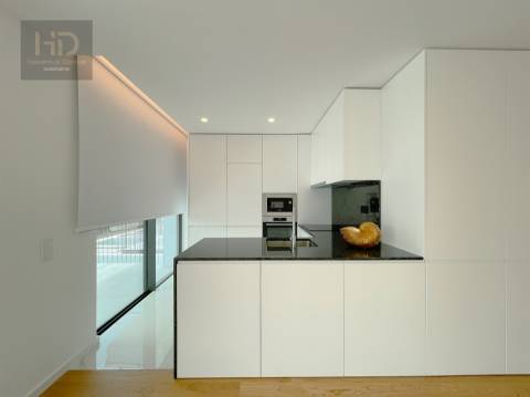 T2 novo com varandas  na 1ª linha da praia em Canidelo