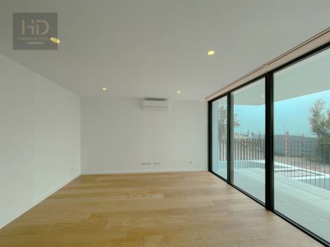 T2 novo com varandas  na 1ª linha da praia em Canidelo