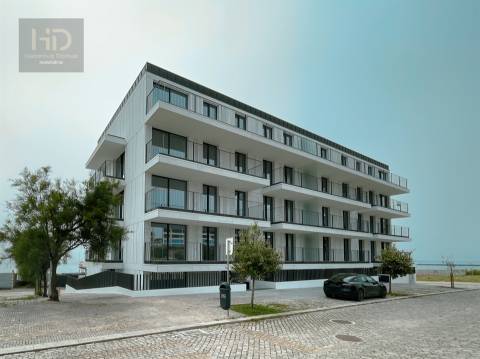 T2 novo com varandas  na 1ª linha da praia em Canidelo