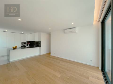 T2 de luxo na 1ª linha da praia em Canidelo